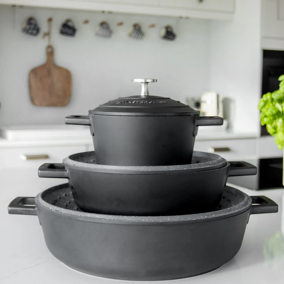 Mastercraft Cast Aluminium Shallow Casserole Black - Image 3